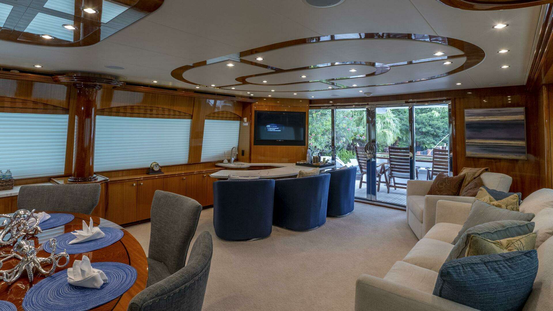 2007 Hatteras 80 - Image 27