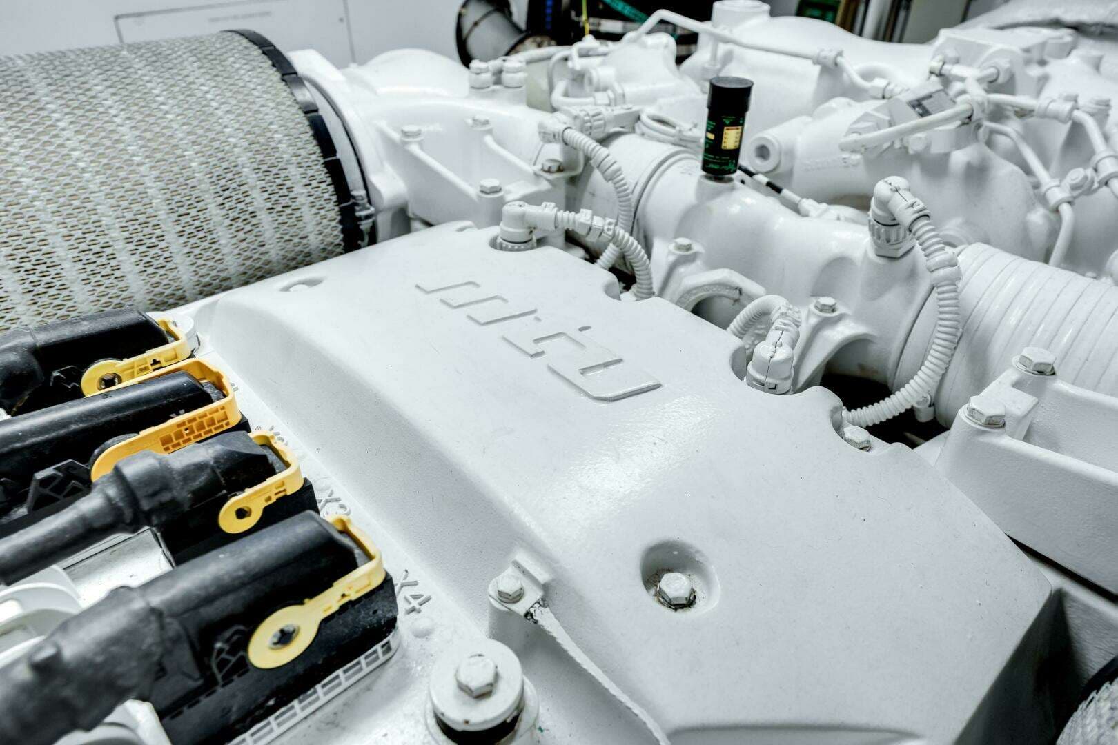 2014 Ferretti Yachts 870 - Image 29