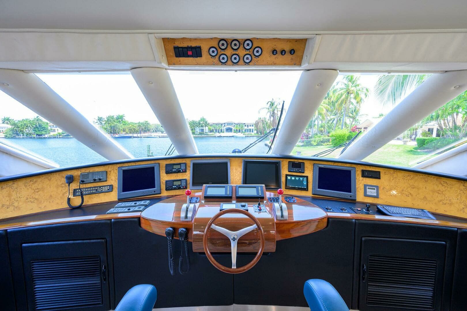 2004 Sea Force IX 82 Enclosed Bridge - Image 49
