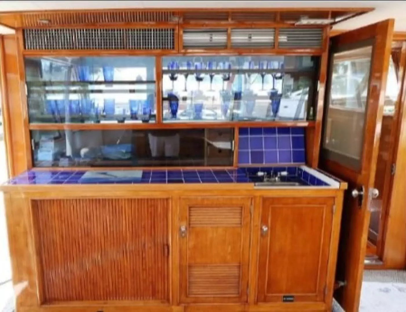 1965 Burger Cockpit Flybridge Motor Yacht - Image 19