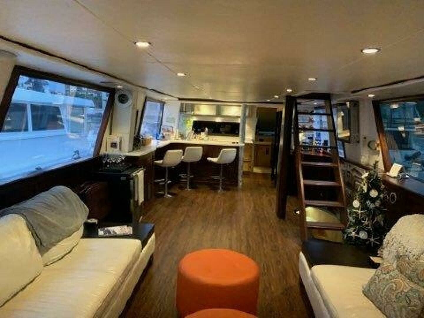 1988 Viking Motor Yacht - Image 9