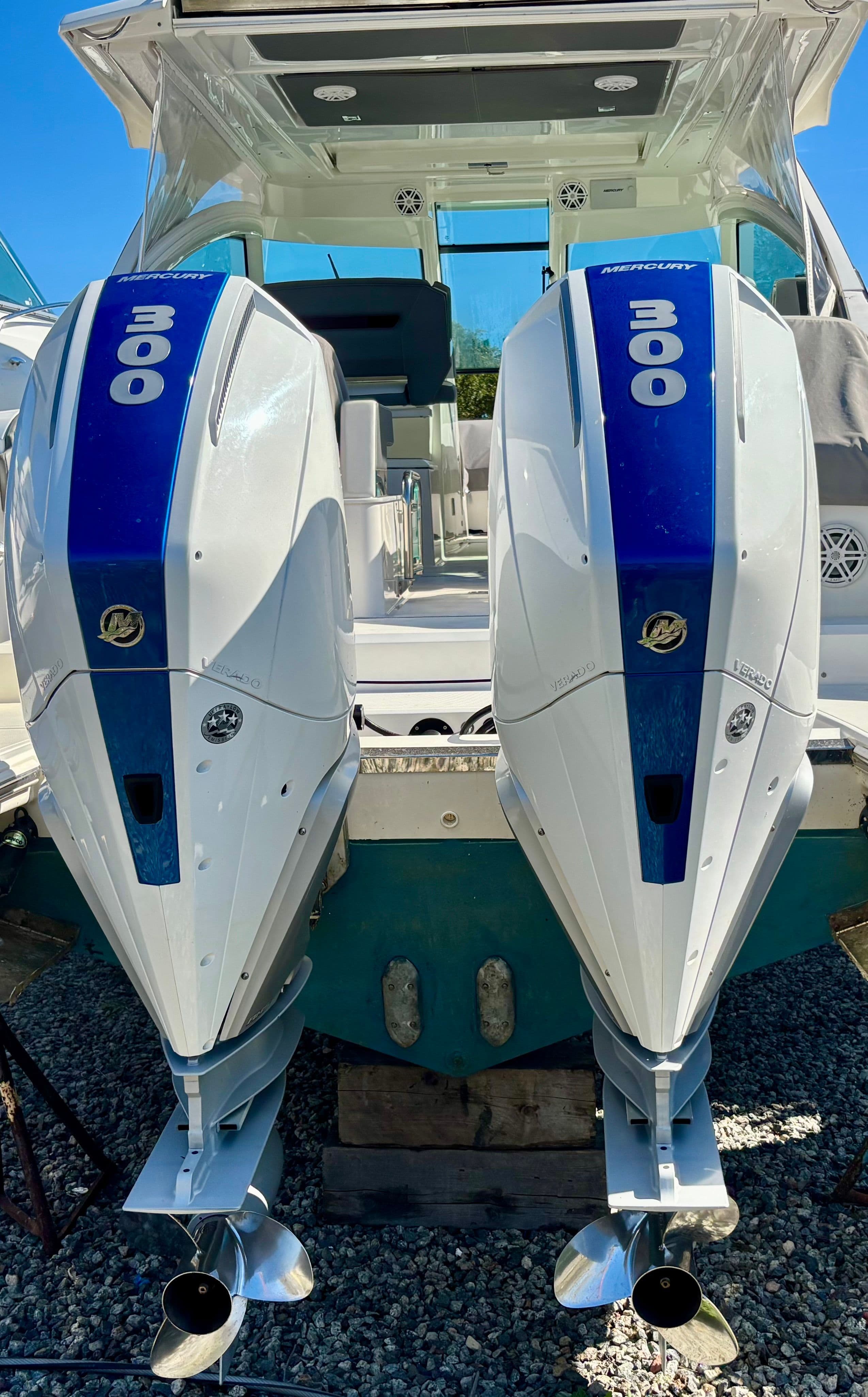 2021 TIARA YACHTS 34 LX - Image 3
