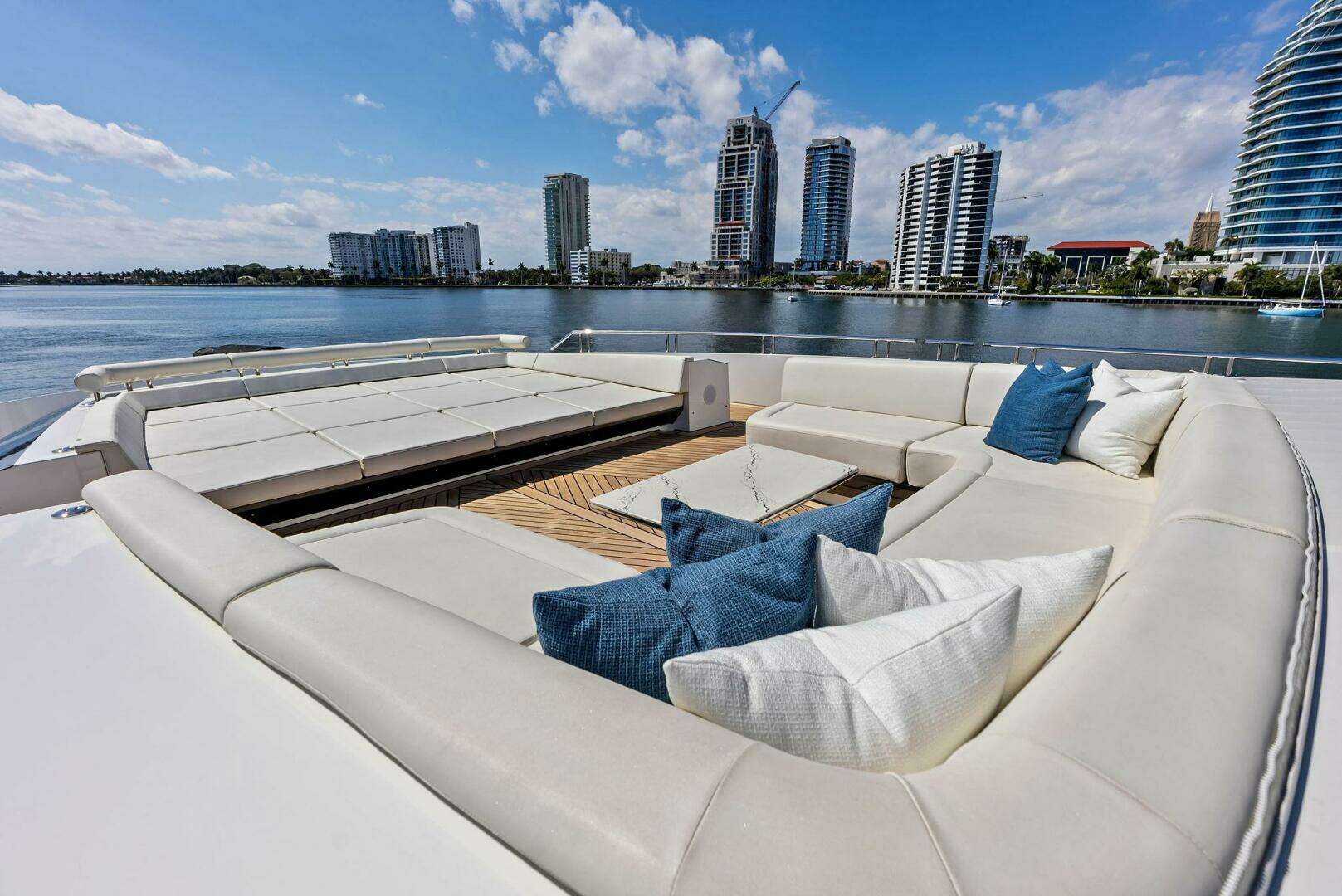2024 Ocean Alexander 35 Revolution - Image 20
