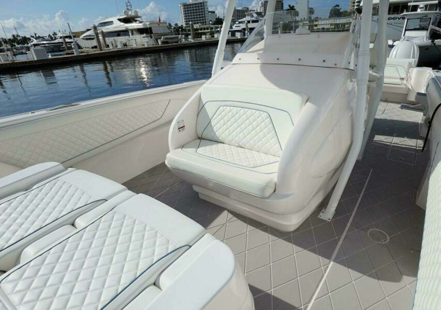 2021 Intrepid 2021 - Image 8