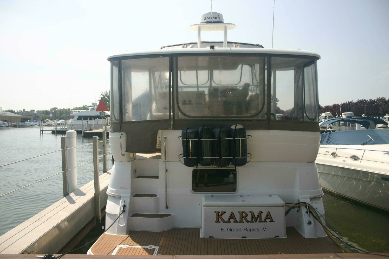2001 Cruisers Yachts 3750 Motor Yacht - Image 23
