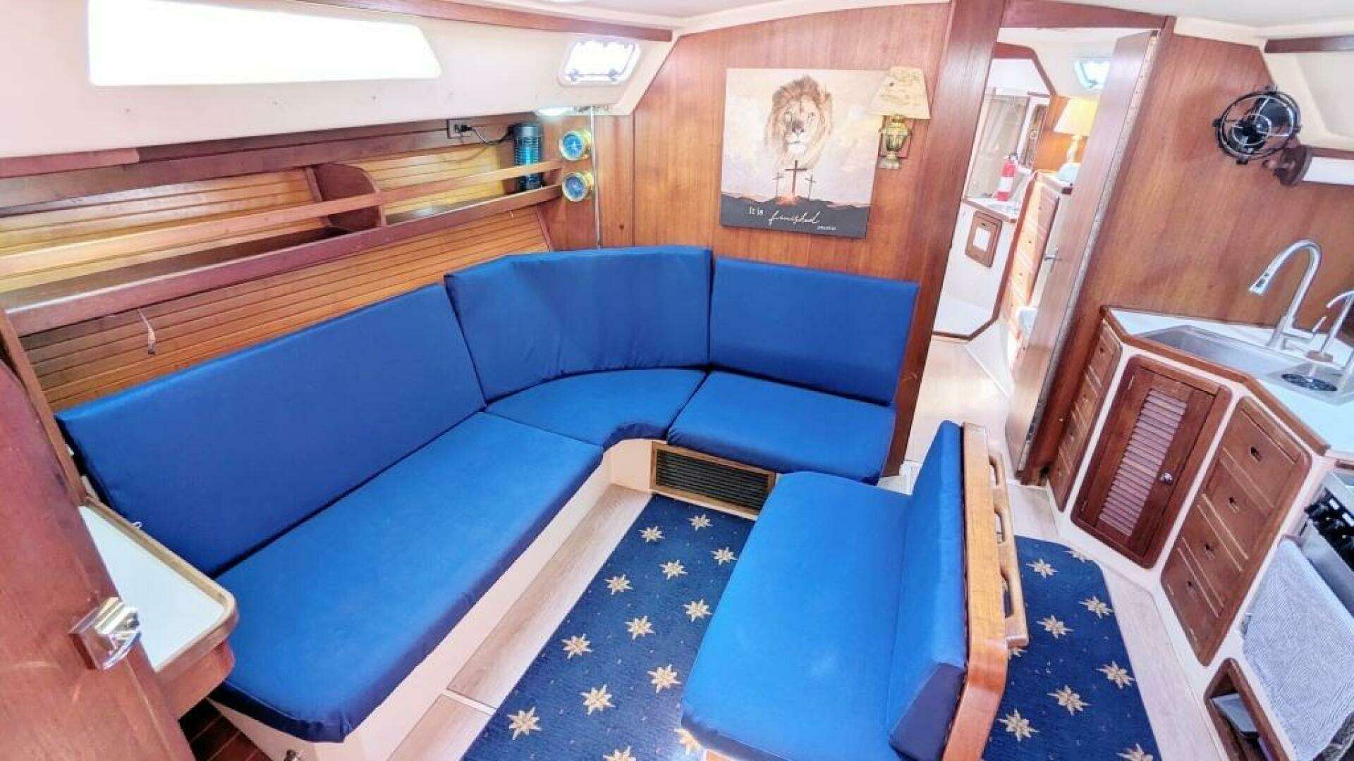 1989 Catalina 42 - Image 3