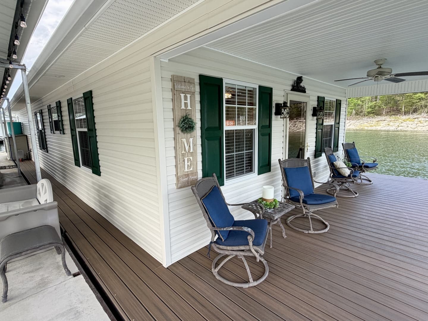 2002 Custom 20 x 53 Floating Cabin - Approx 999/sqft - Image 21