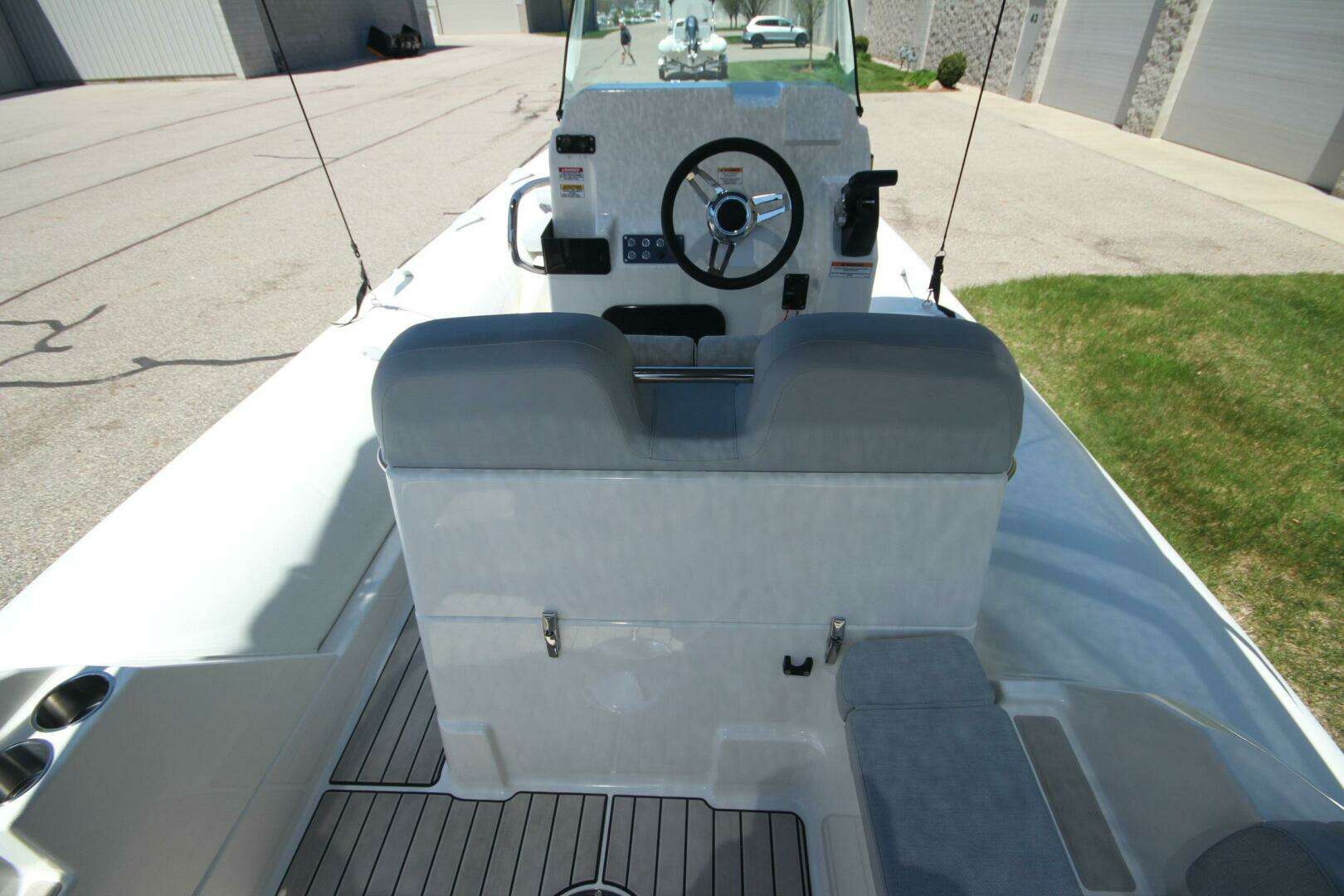 2025 Zodiac Medline 6.8 NEO - Image 17