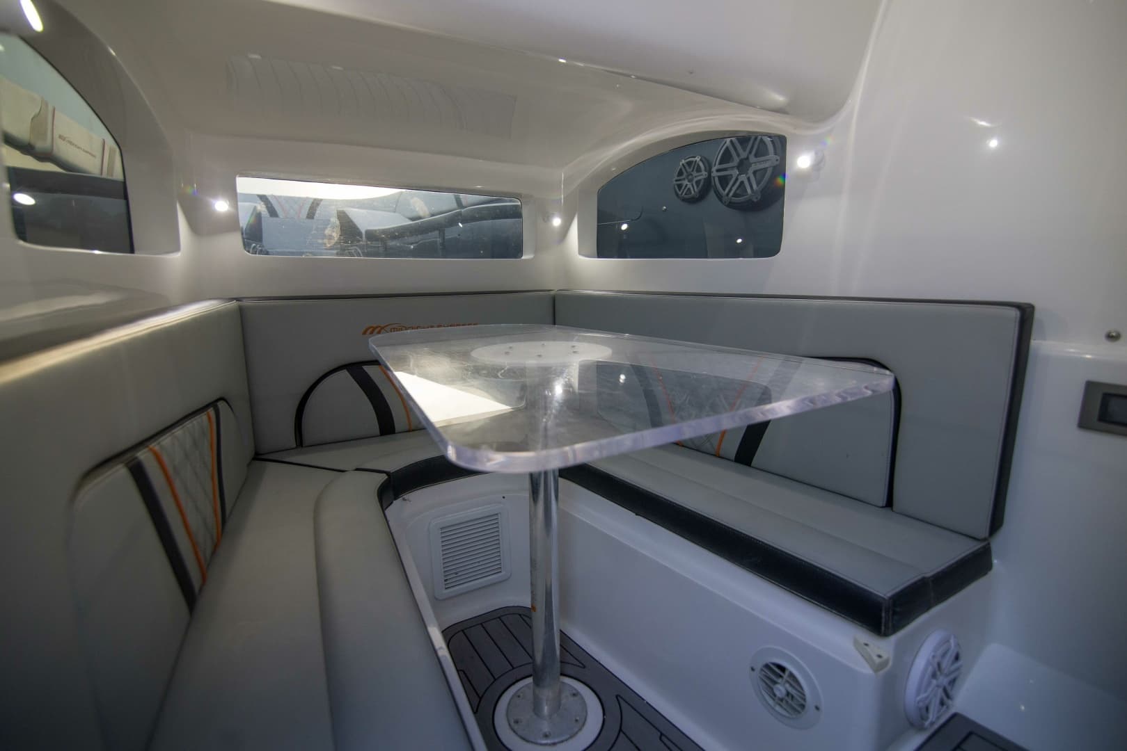 2019 Midnight Express 43 Open - Image 16