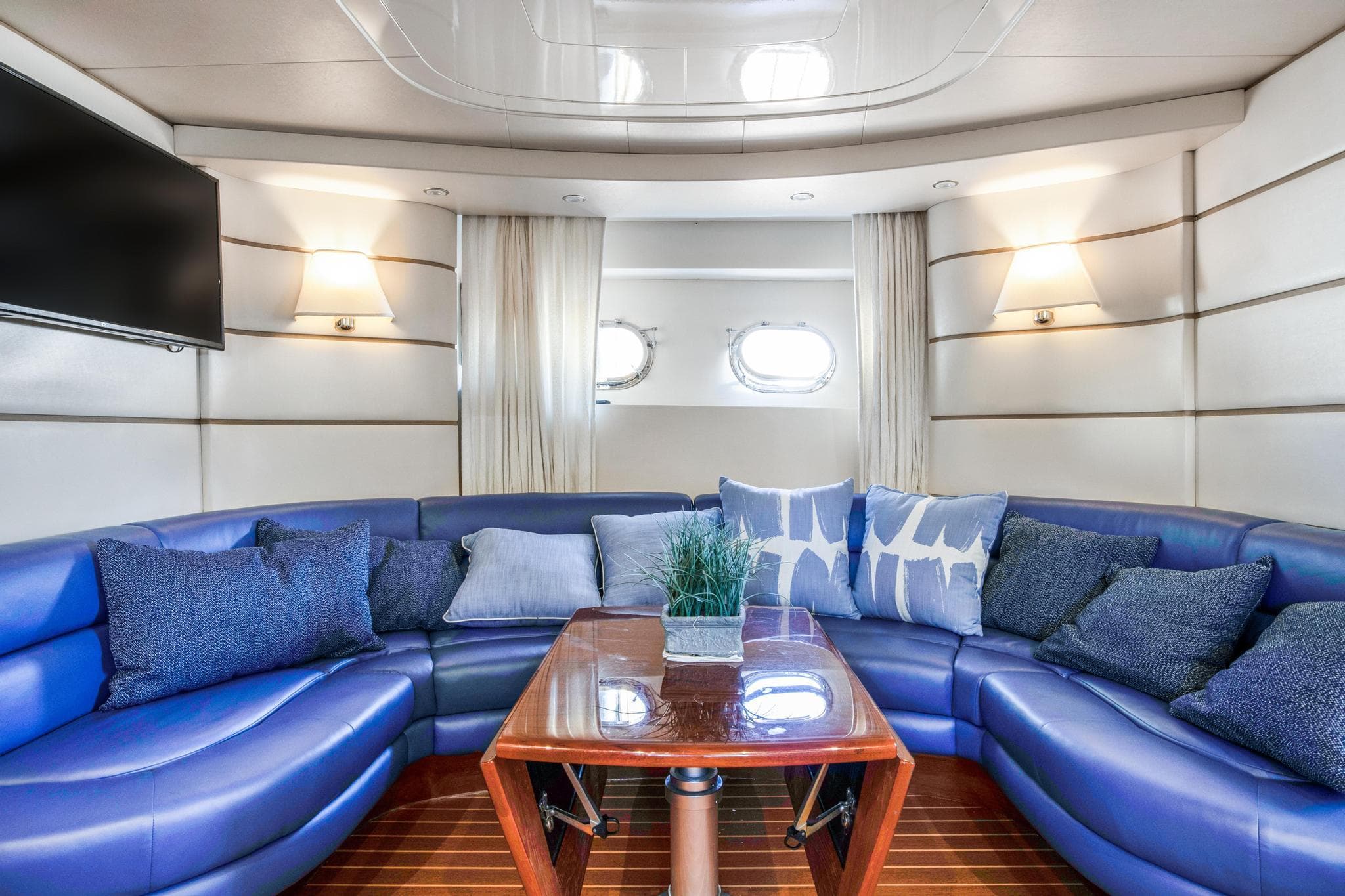 Luxurious interior of a 1998 Baia Sports Cruiser yacht.