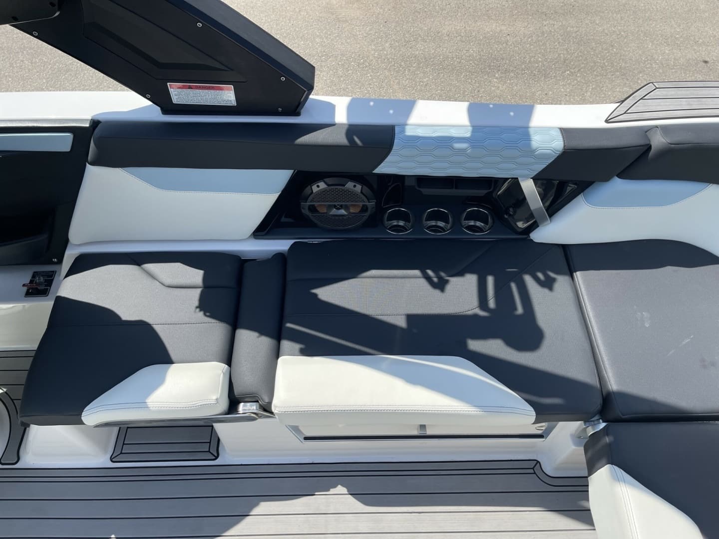 2022 Mastercraft XT24 - Image 9