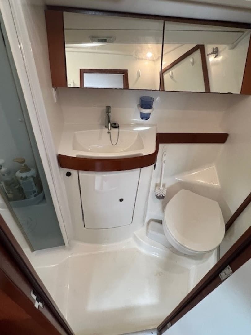 2009 Beneteau Oceanis 43 - Image 39