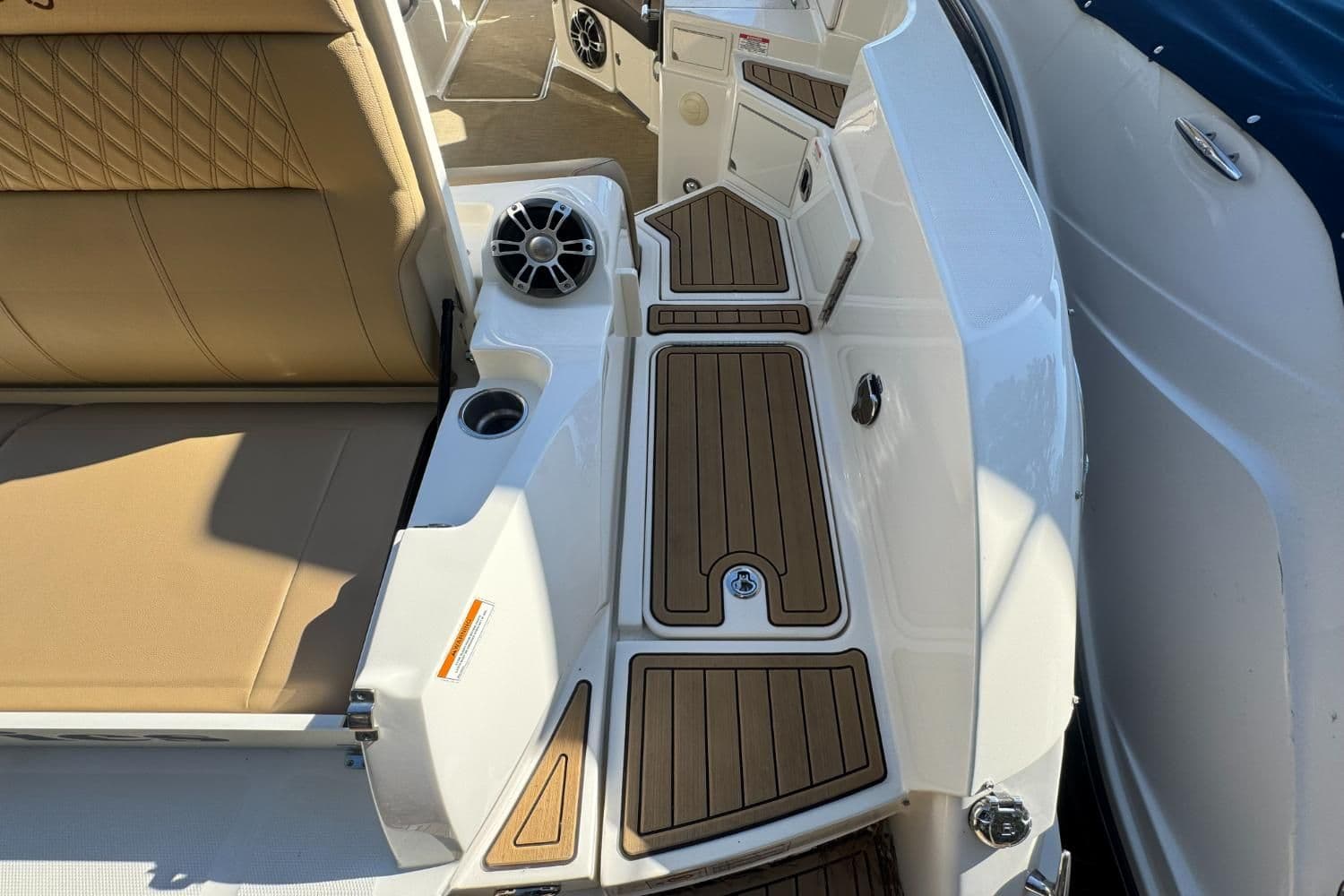 2019 Sea Ray SLX 350 - 10