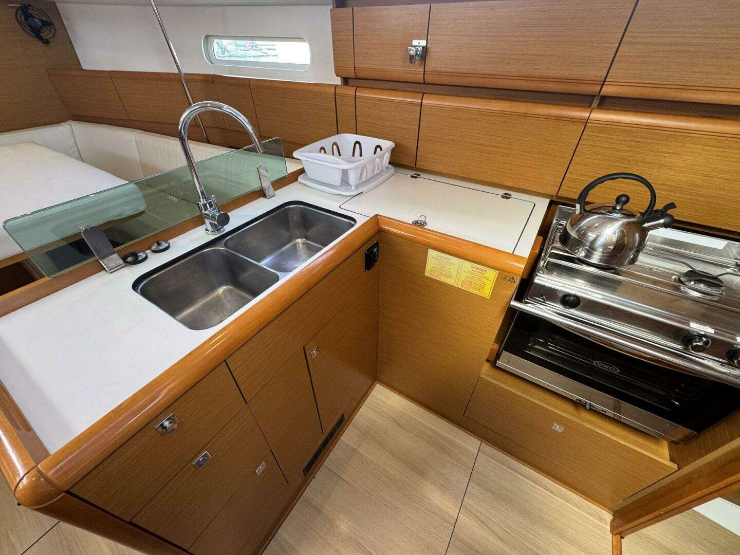 2018 Jeanneau Sun Odyssey 389 - Image 40
