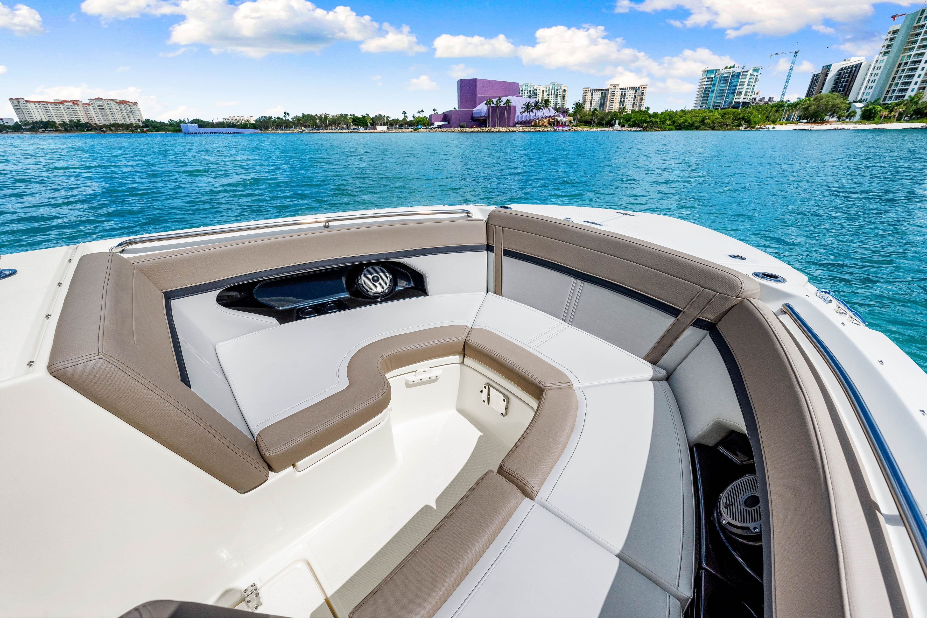 2026 Boston Whaler 240 Vantage - 31