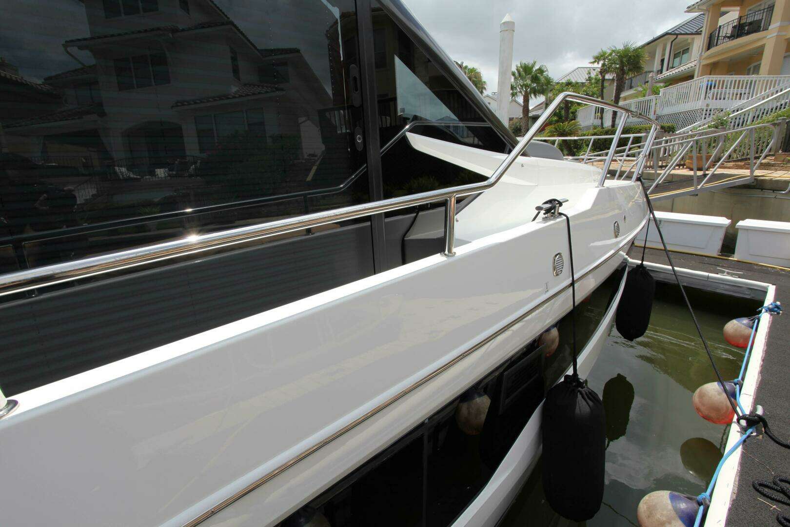 2025 Galeon — - Image 20