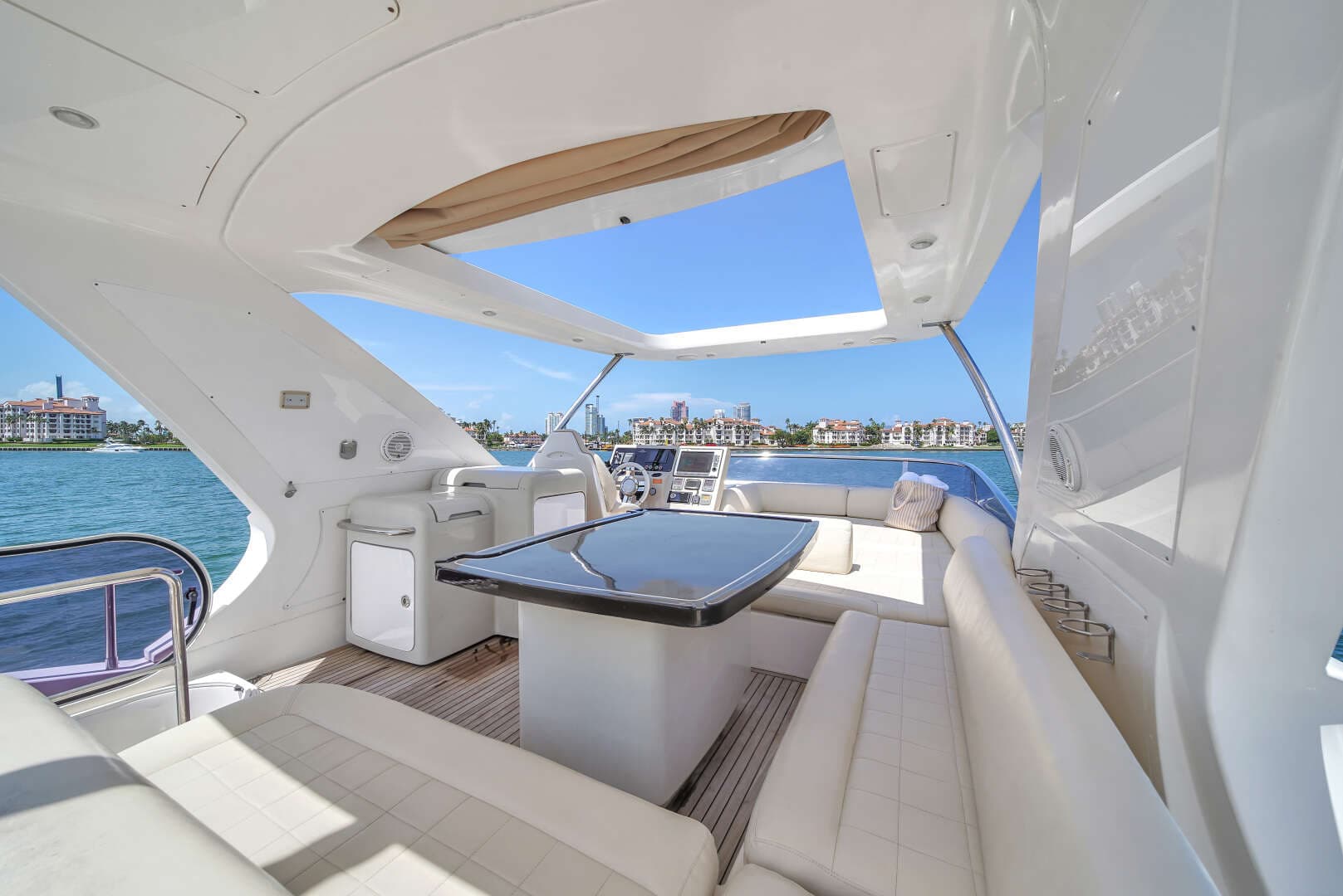 2012 Azimut 64 FLY - Image 32