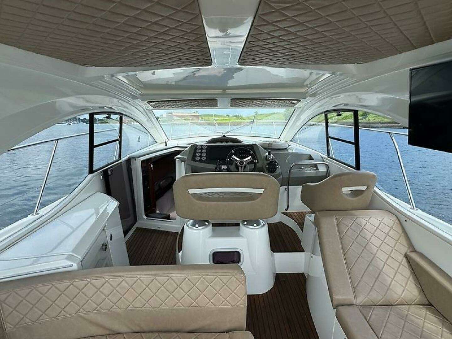 2013 Beneteau 38 Gran Turismo - Image 9