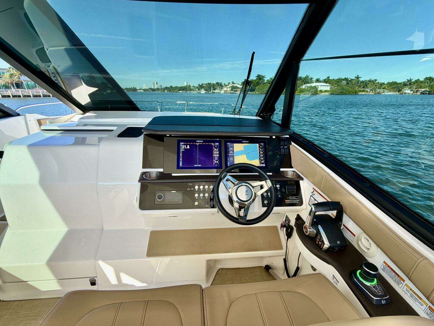 2022 Sea Ray Sundancer 320 - Image 19