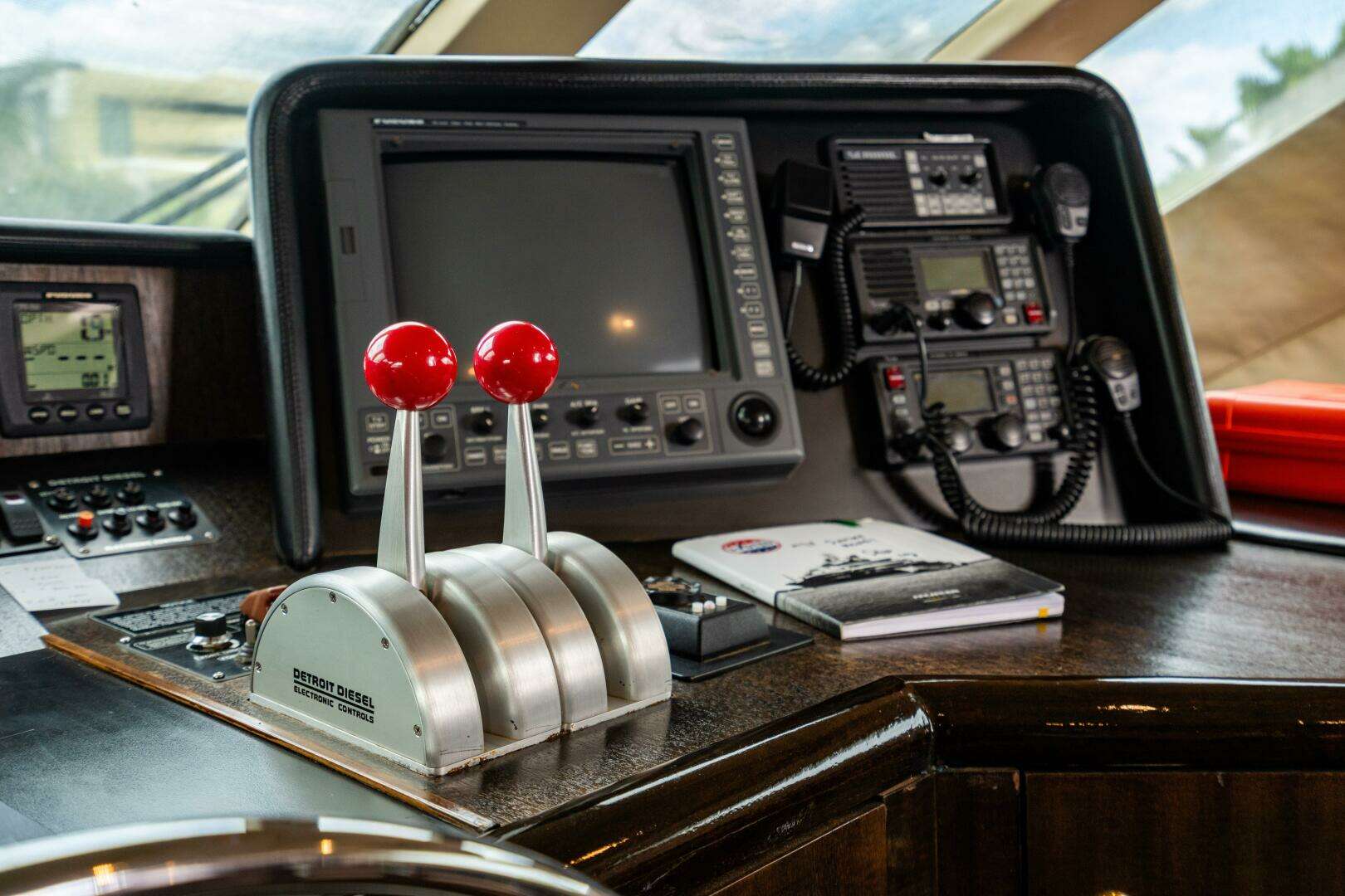2001 Hatteras 100 Motor Yacht - Image 98