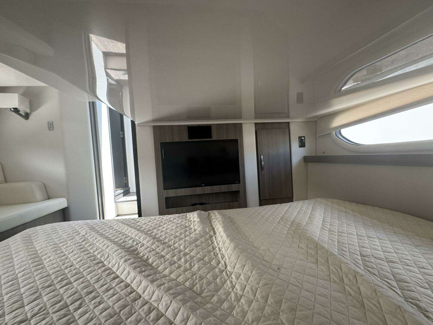 2021 Regal 38 XO - Image 21