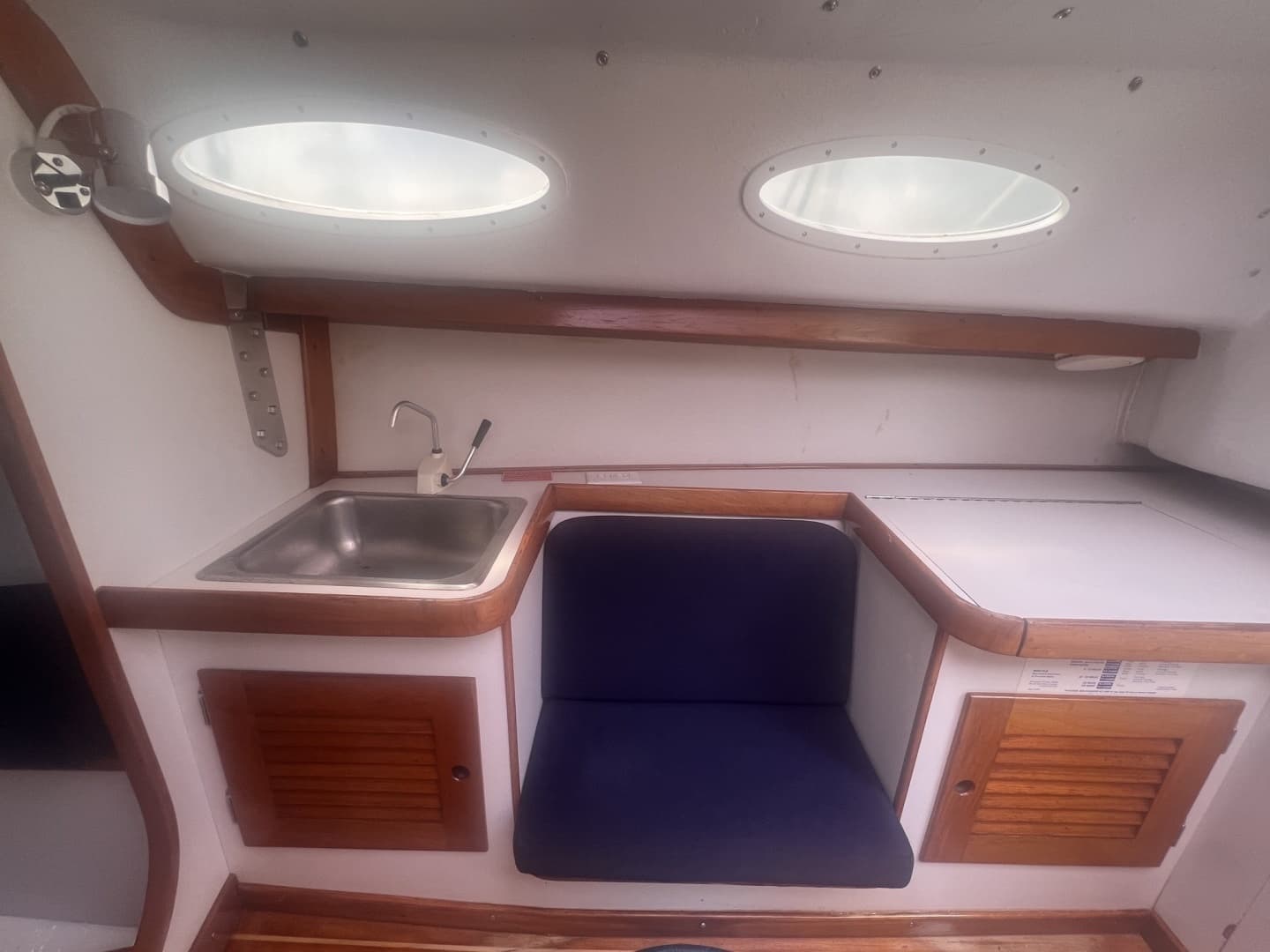 1998 Alerion Express - Image 27