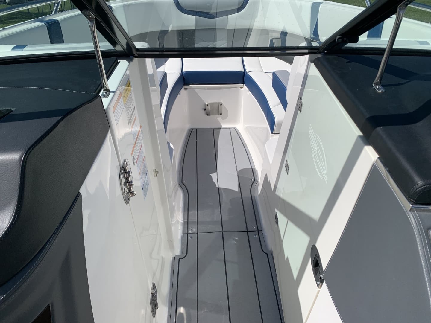 2023 Chaparral 270 OSX - Image 10