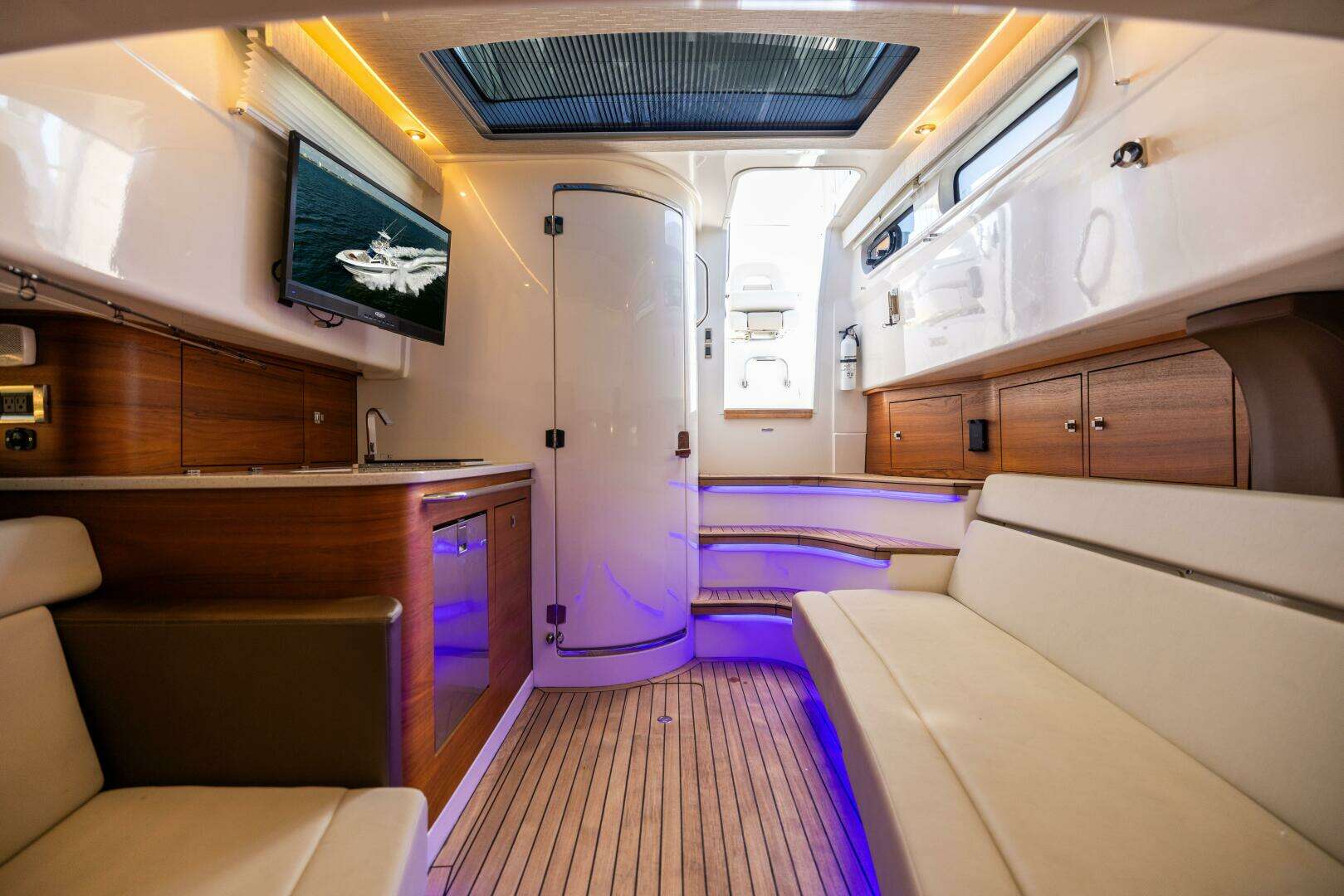 2021 Boston Whaler 420 Outrage - Image 79