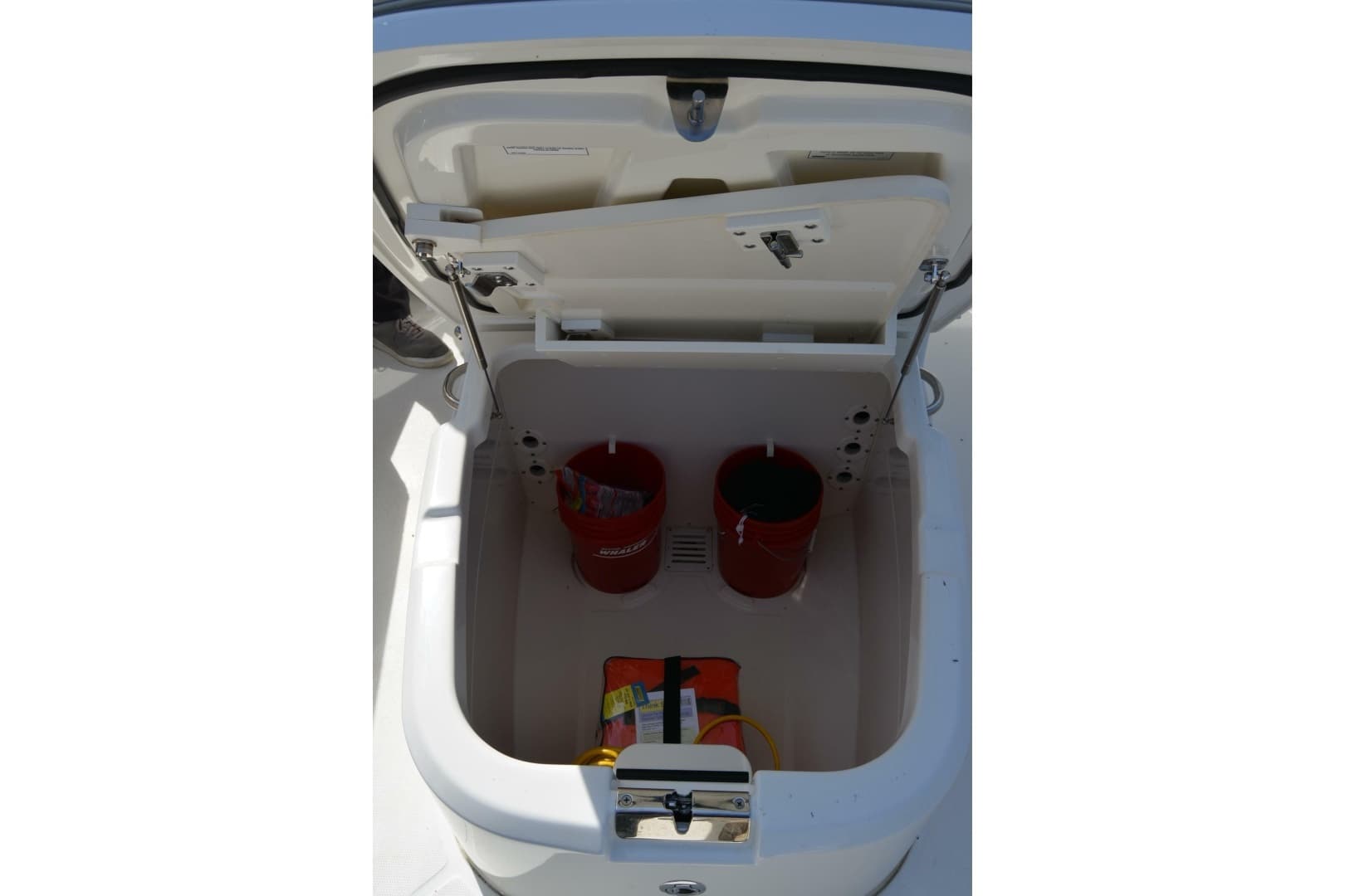 2021 Boston Whaler 270 Dauntless - Image 24