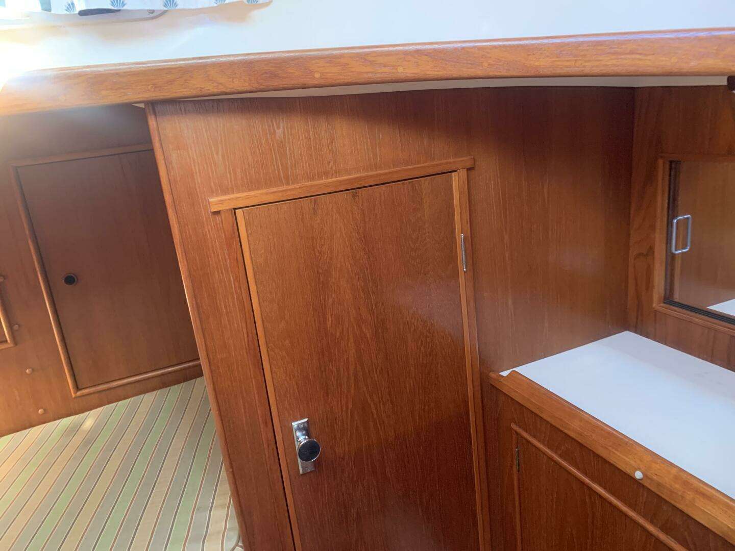 1987 Nonsuch Ultra 30 - Image 34