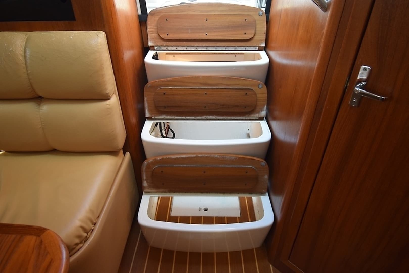 2001 Tiara Yachts 35 - Image 30