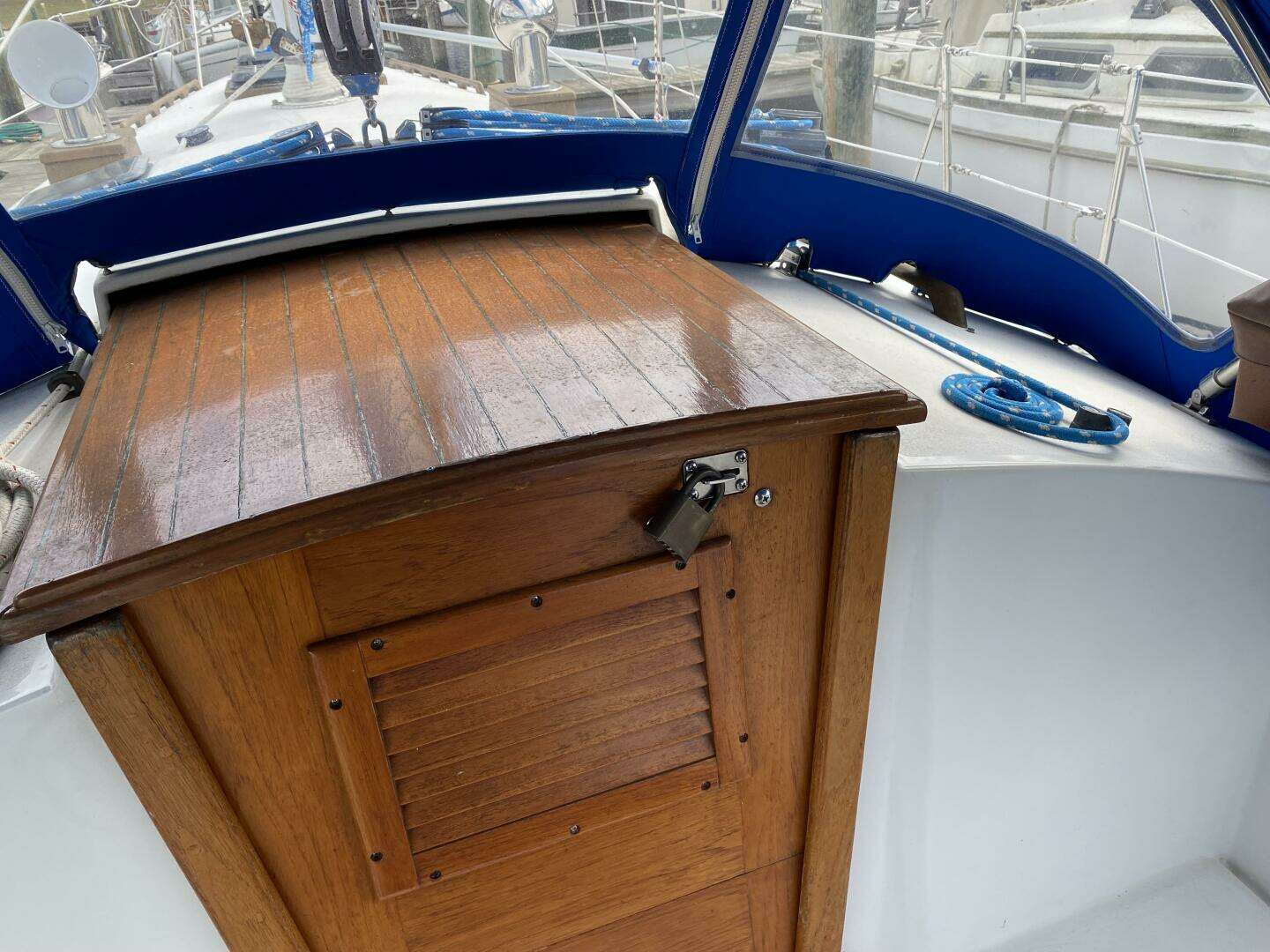 1987 Dickerson 37 aft cockpit - Image 22