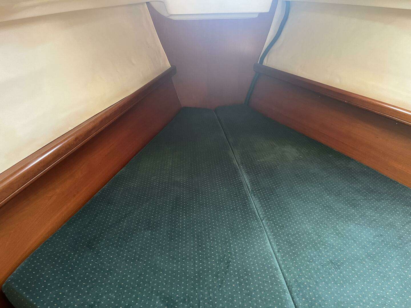 2001 Beneteau Oceanis 381 - Image 47