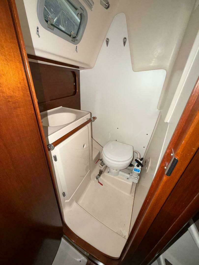 1998 Beneteau 281 - Image 13