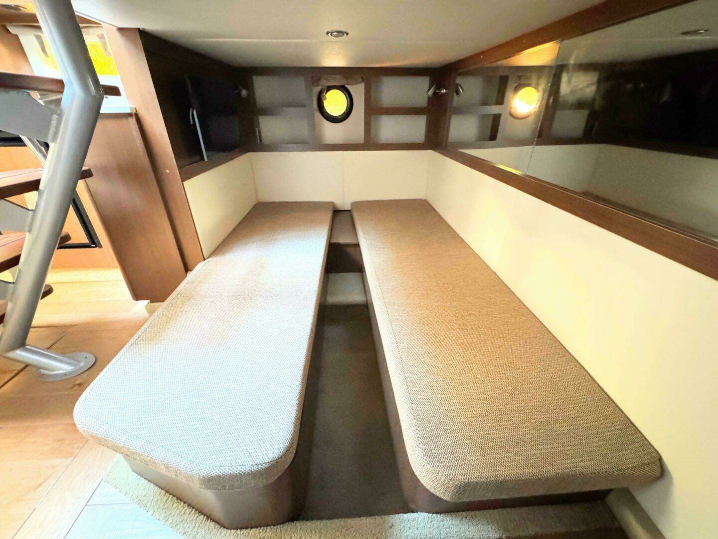 2019 Sea Ray 350 Sundancer - Image 26