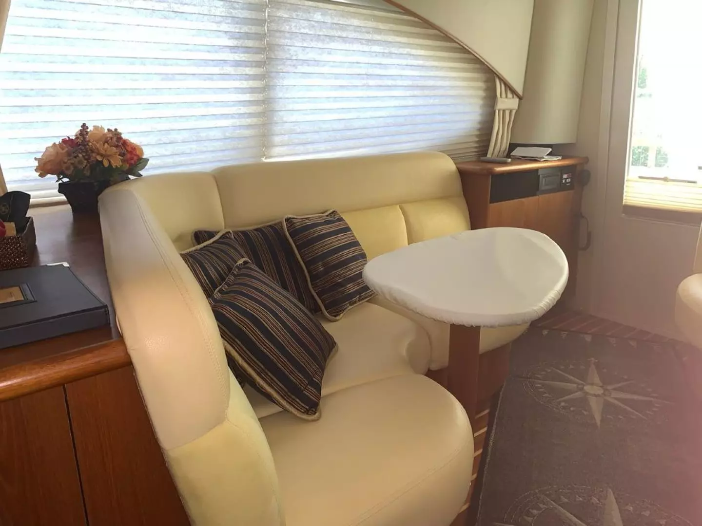 2008 Tiara Yachts 3900 Convertible - Image 10