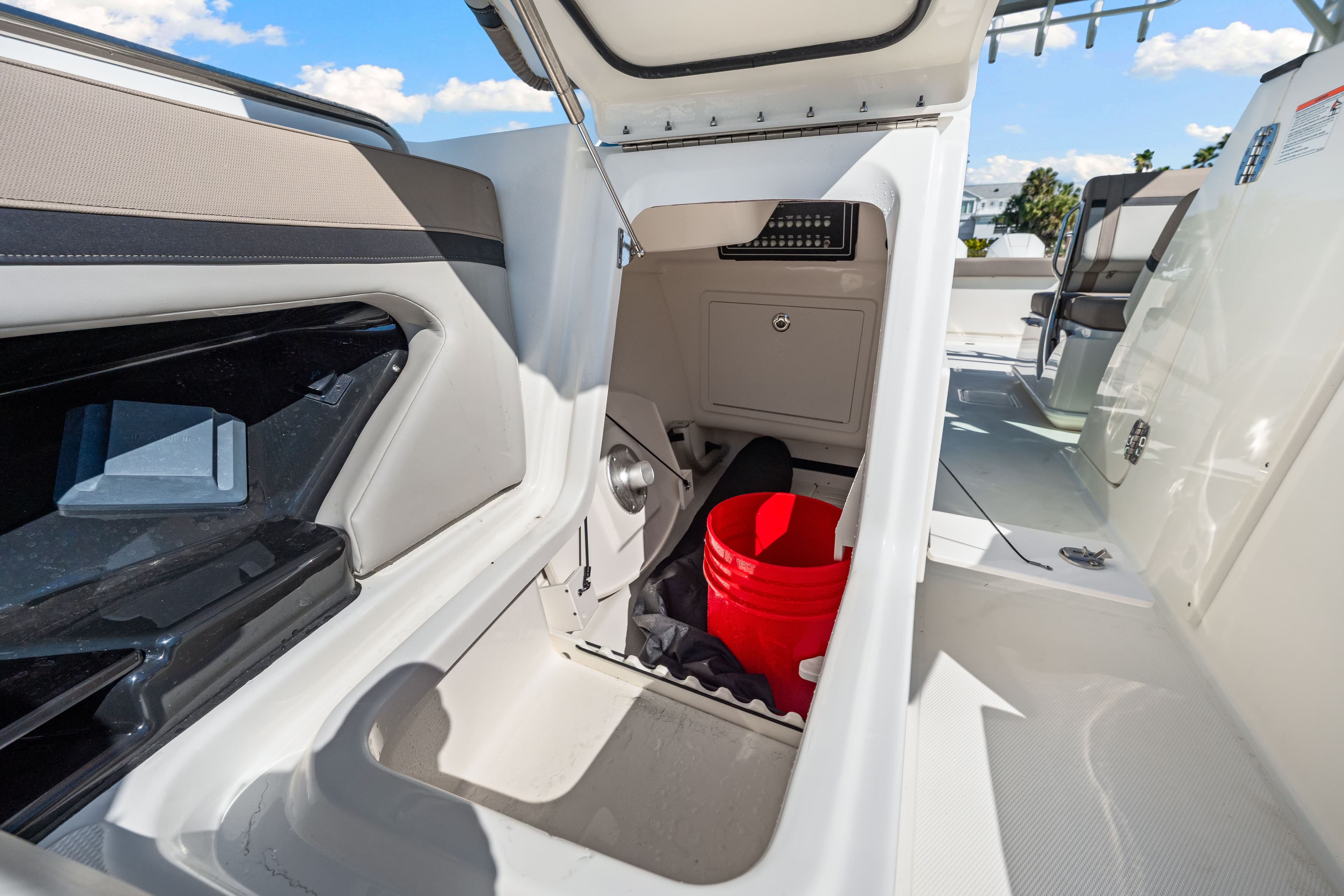 2026 Boston Whaler 280 Vantage - 59