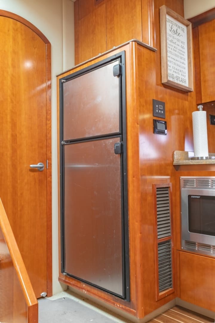 2008 Cruisers Yachts 460 Express - Image 10