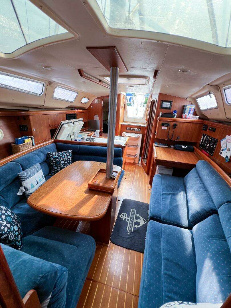 2002 Hunter 356 - Image 30