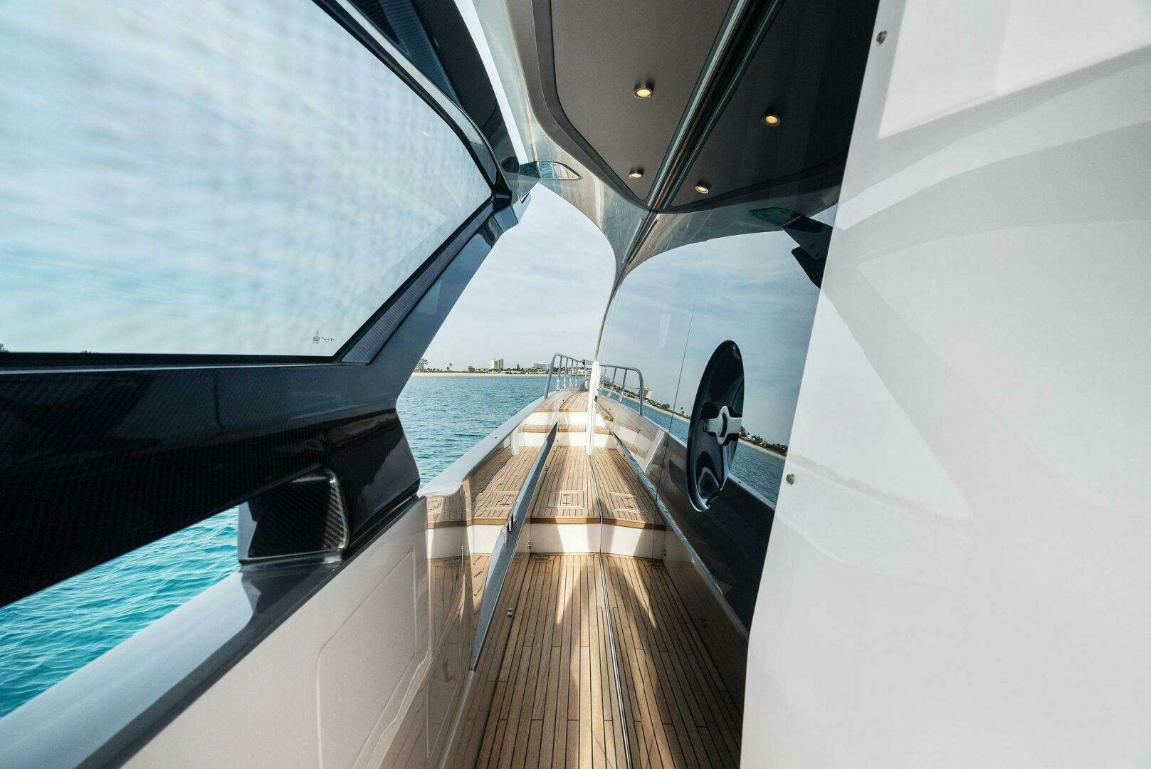 2022 Azimut S8 - Image 12