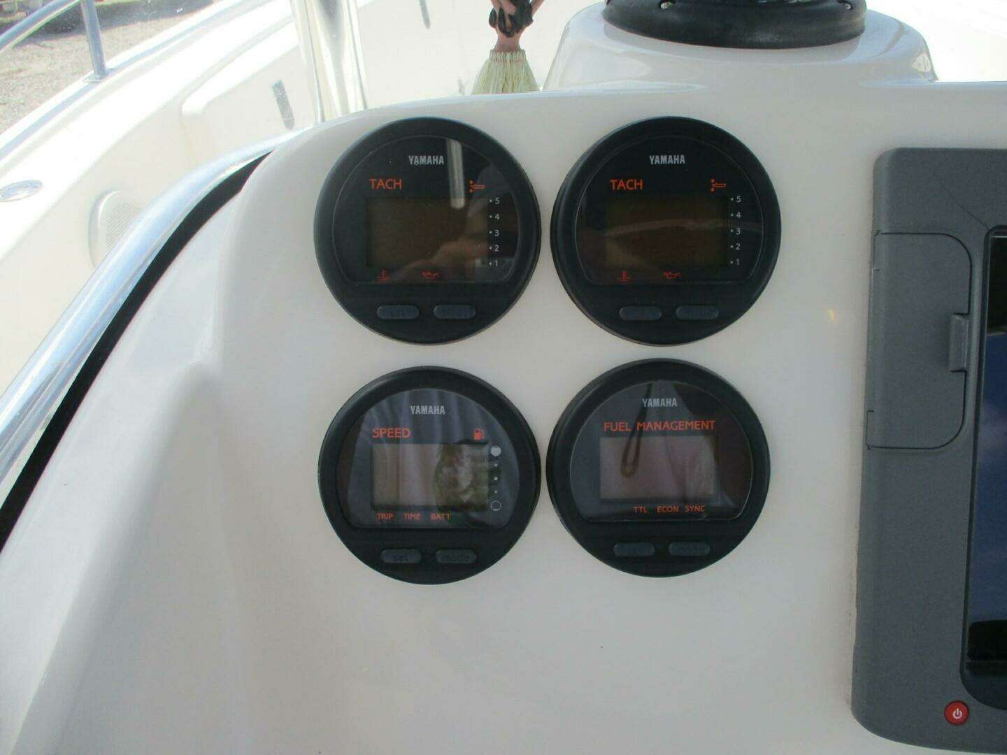 2006 Pursuit — - Image 28