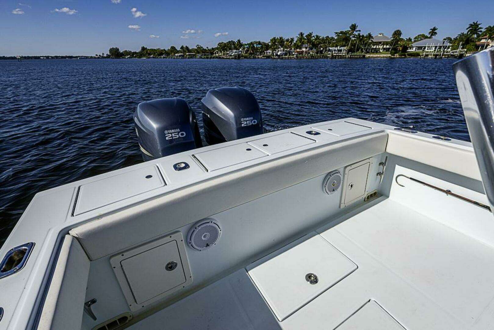 2000 Regulator 26 Forward Seating - Image 12