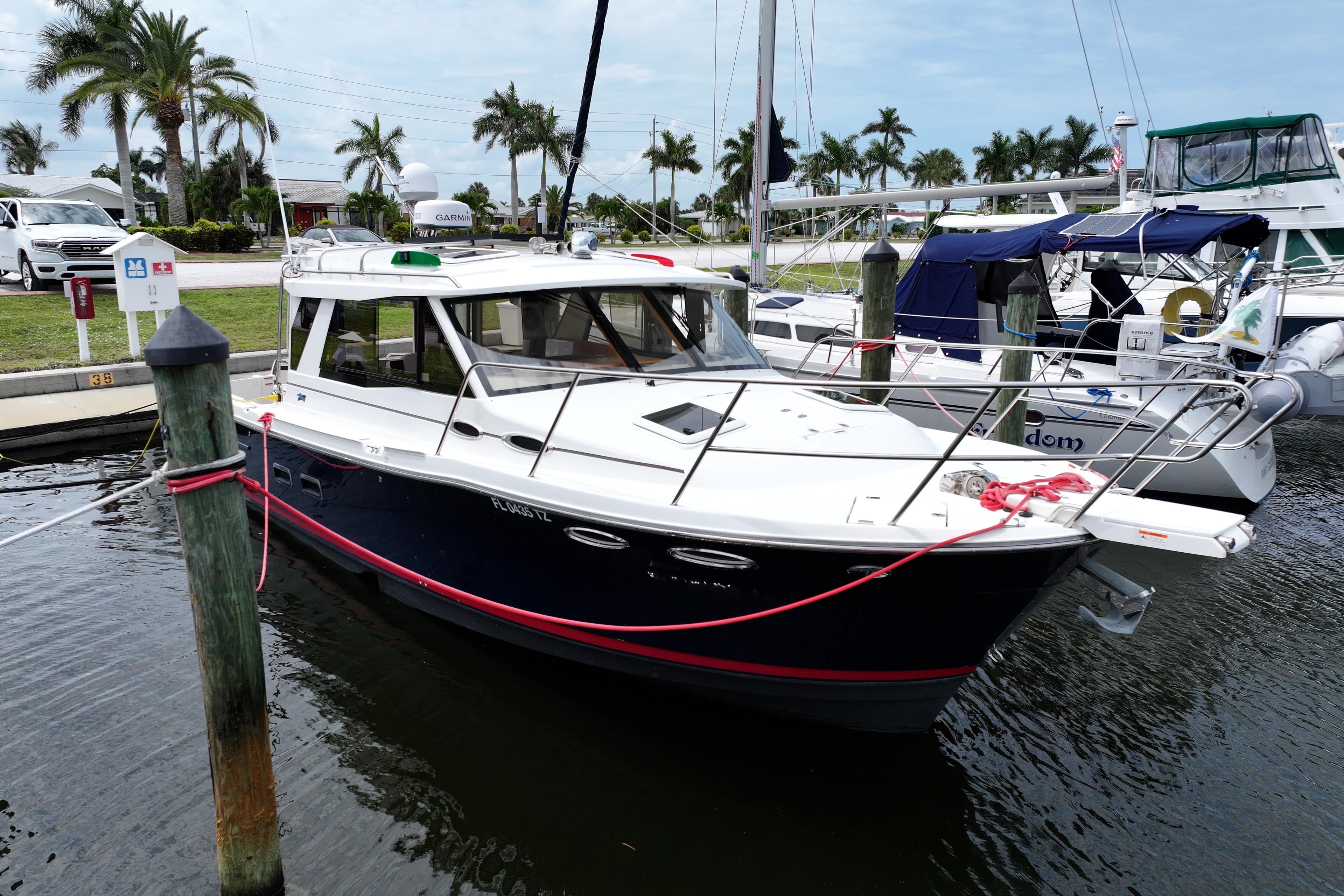 2015 Cutwater 30 Sedan