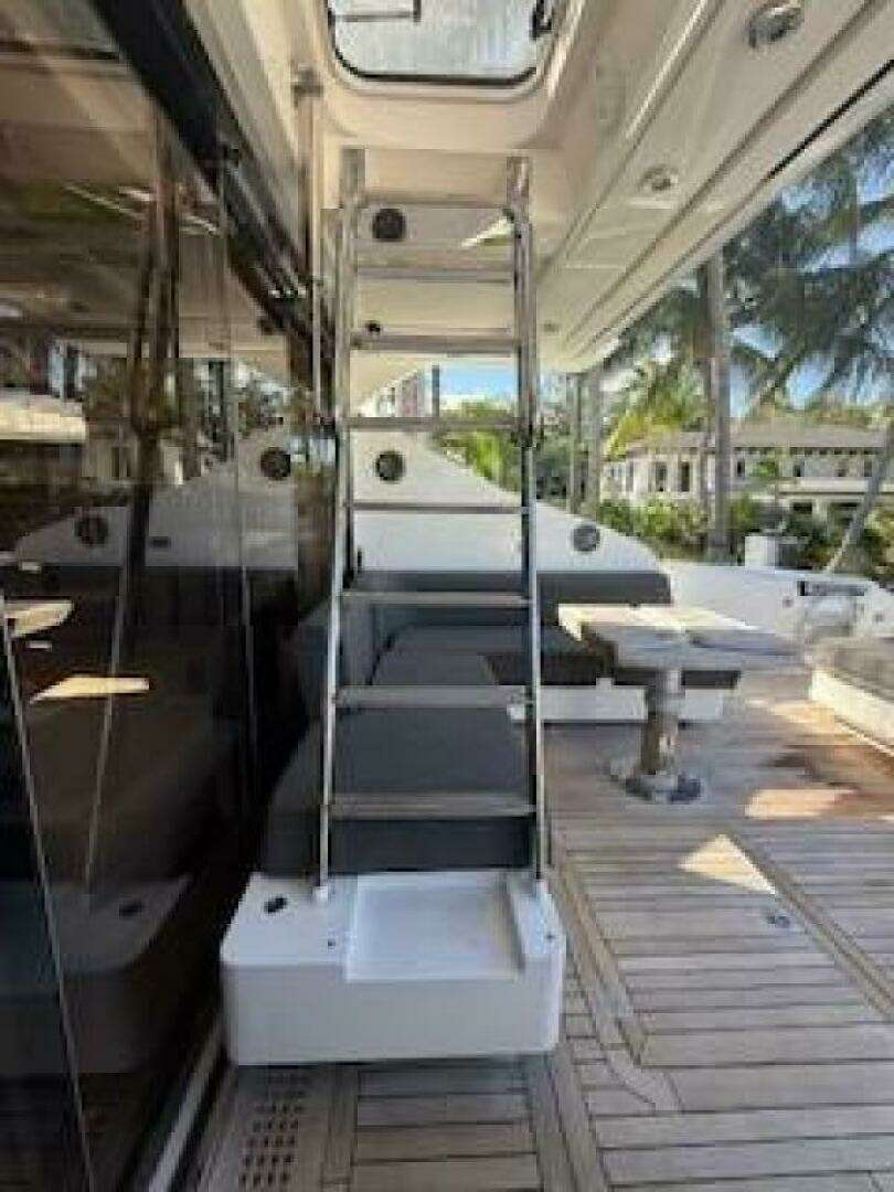 2012 Sunseeker Predator Sport Yacht 74 - Image 7