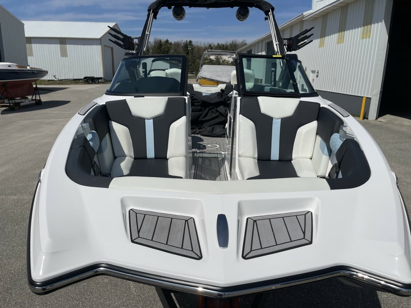 2022 Mastercraft XT24 - Image 11