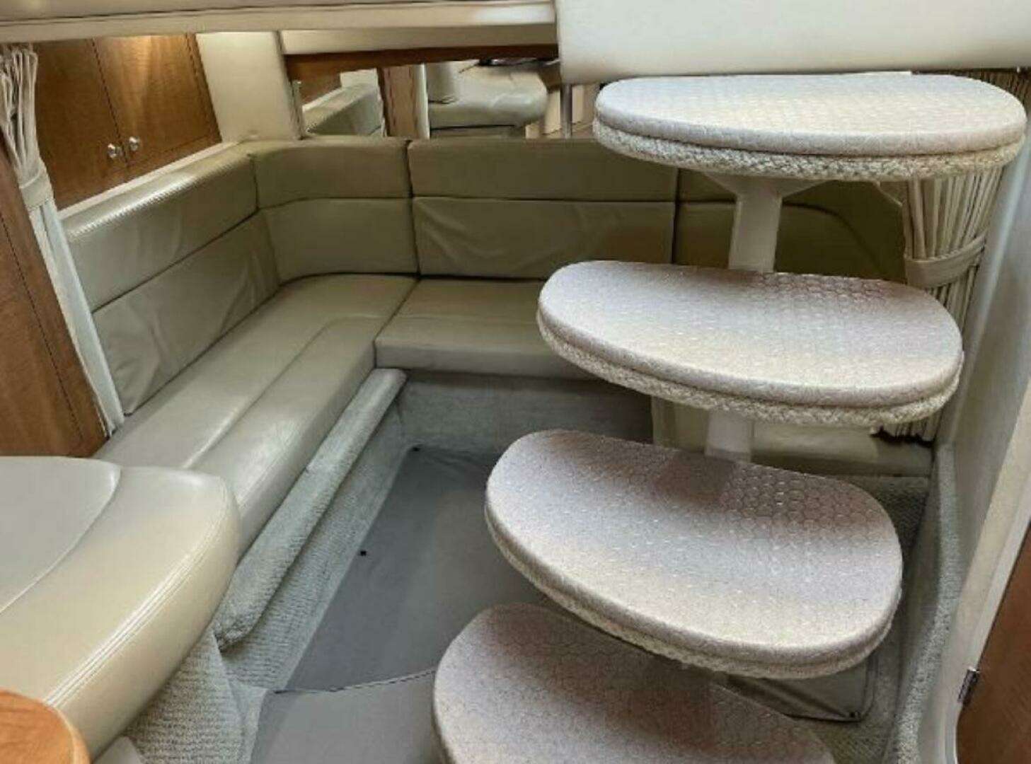 2006 Sea Ray 320 Sundancer - Image 24