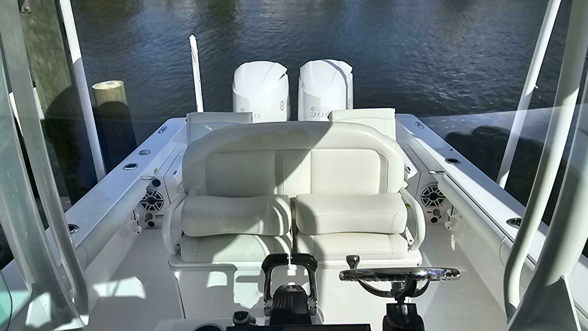 2021 Everglades 273CC - Image 39