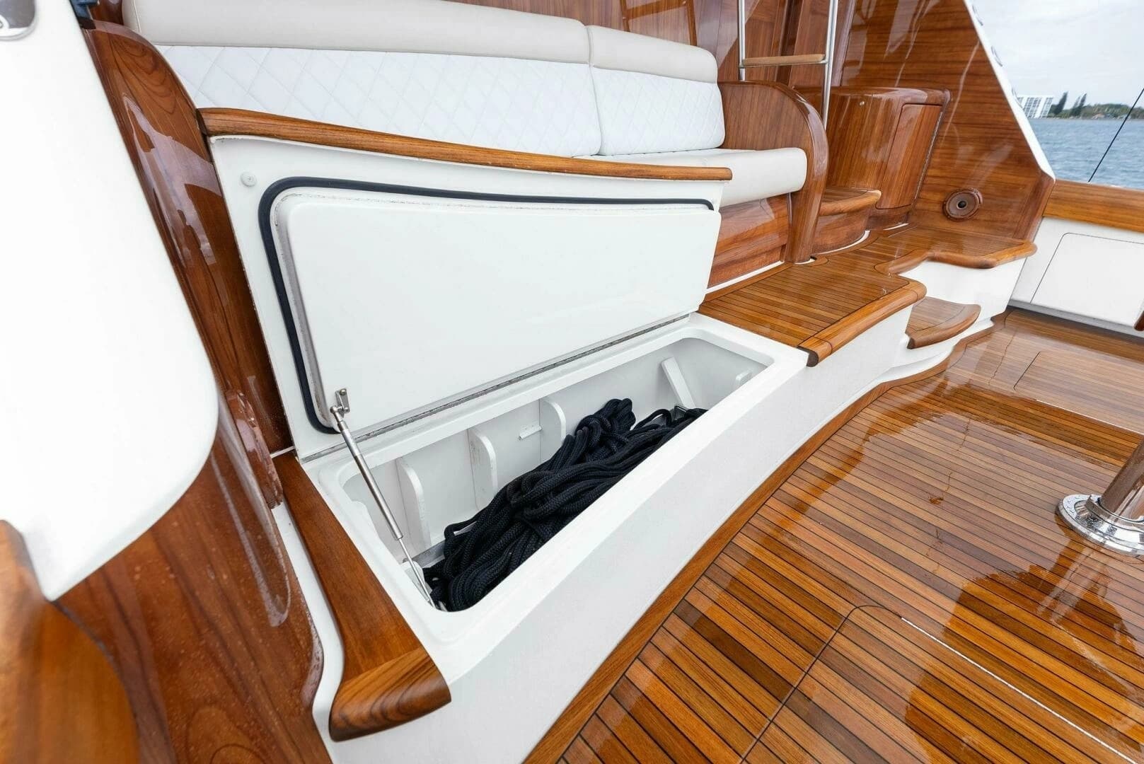 2022 Viking 68 Enclosed Bridge - Image 63