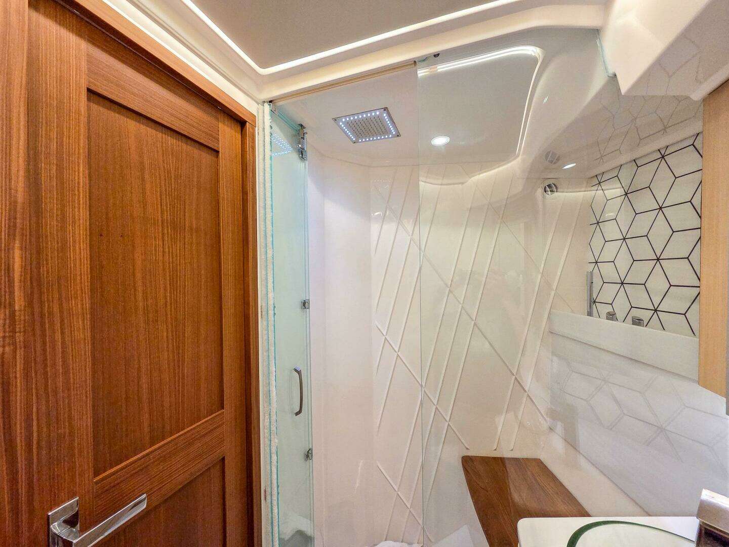 2025 Regal 50 SAV - Image 49