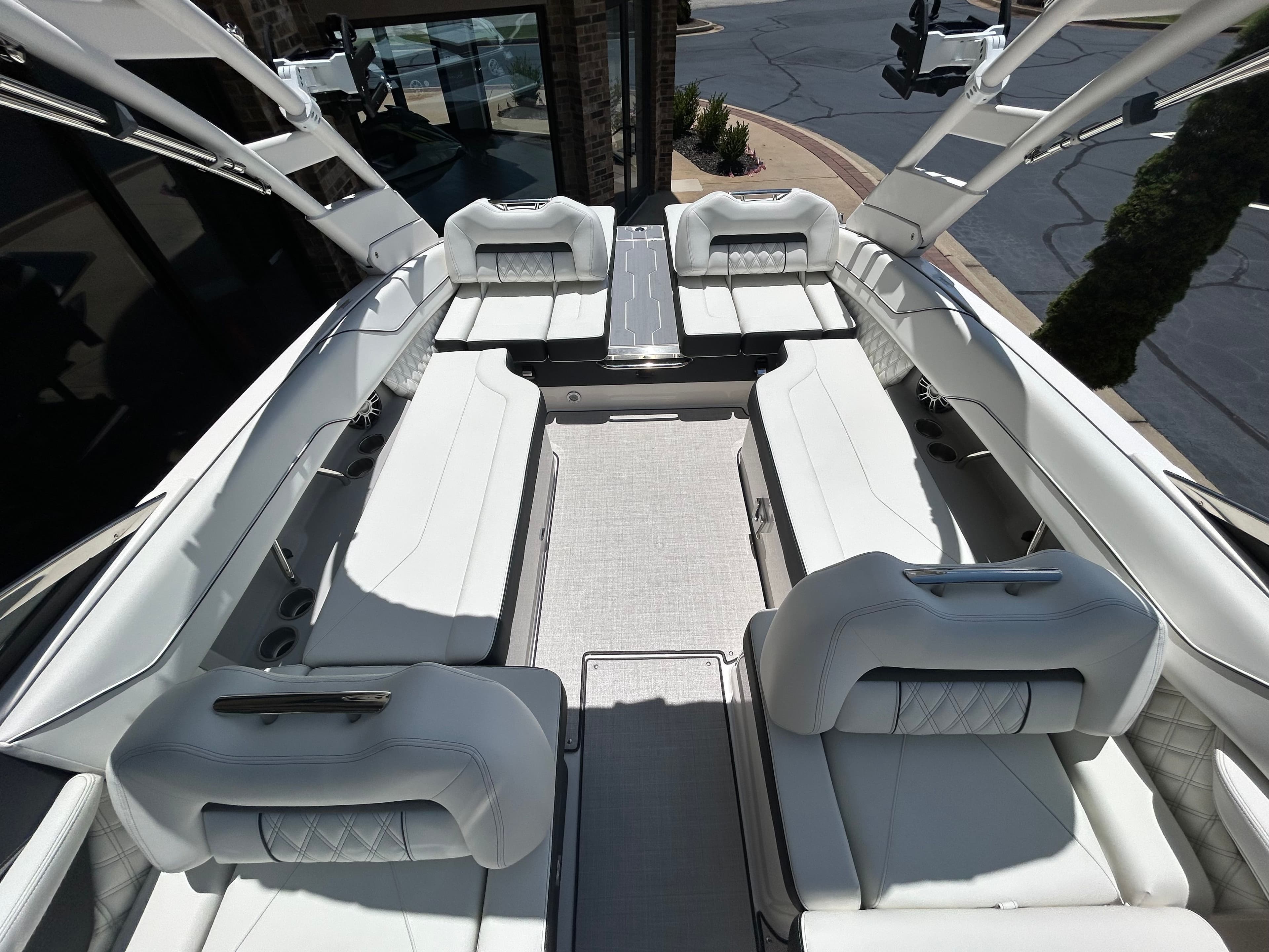2025 REGAL LS6 SURF - Image 14